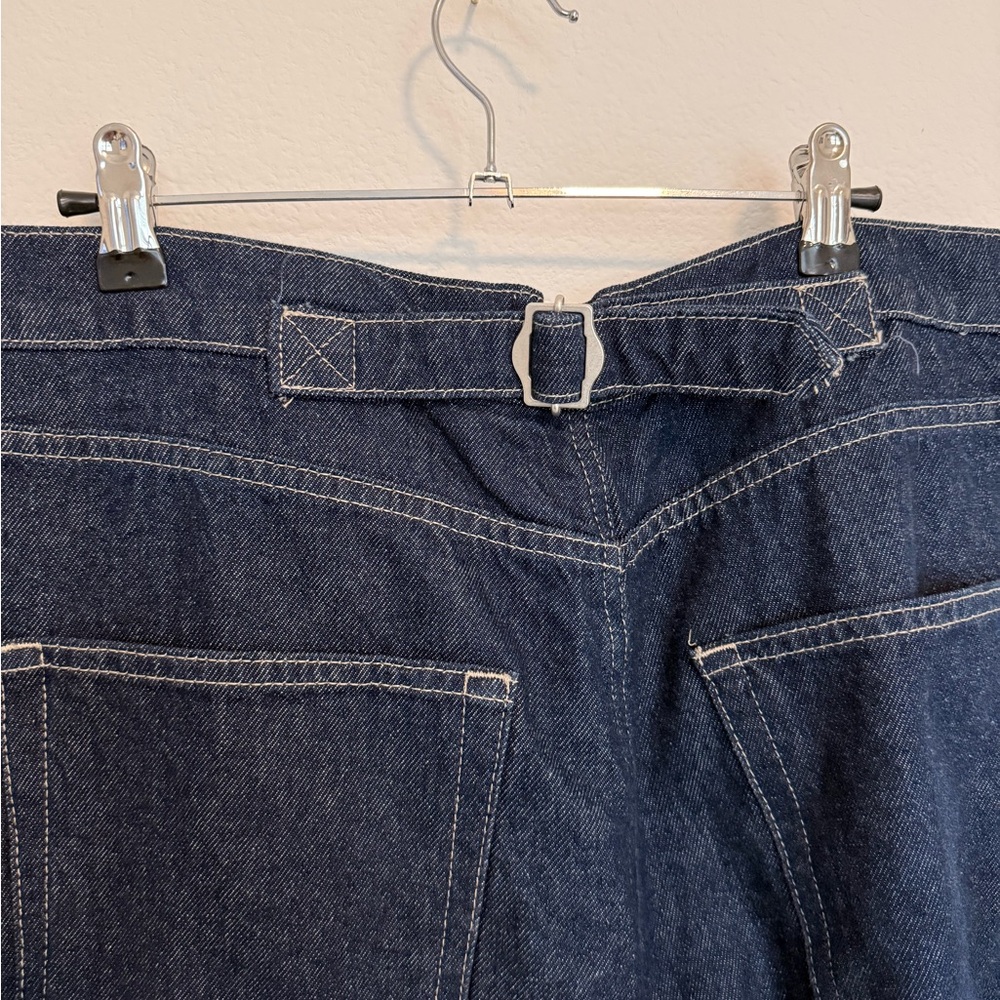 BDG Logan Twisted Buckle Barrel Jeans / Dark Denim Size 33 - Picture 6 of 8